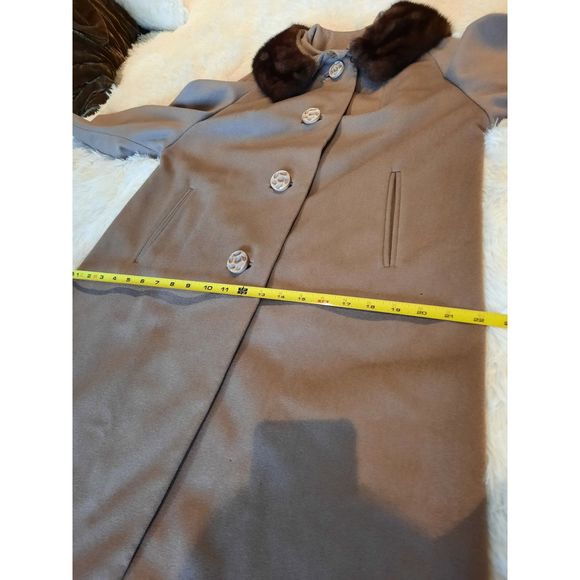 Vintage 1960s Womens Wool and Fur 3/4 Sleeve Coat Moth Holes - Picture 15 of 16